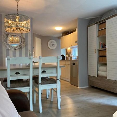 Luxe Chalet Met Prachtig Terras Op De Veluwe , Veel Privacy Hoenderloo Eksteriør billede