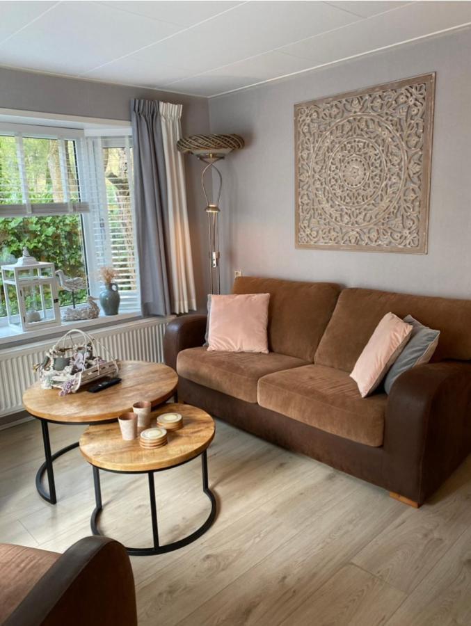 Luxe Chalet Met Prachtig Terras Op De Veluwe , Veel Privacy Hoenderloo Eksteriør billede