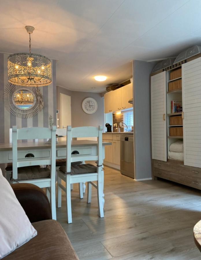 Luxe Chalet Met Prachtig Terras Op De Veluwe , Veel Privacy Hoenderloo Eksteriør billede
