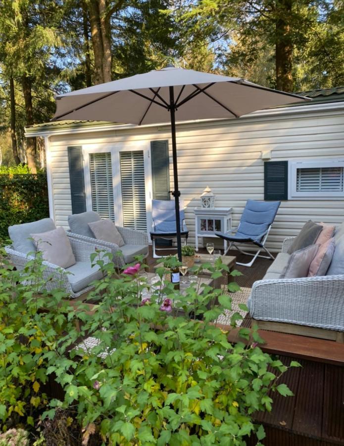 Luxe Chalet Met Prachtig Terras Op De Veluwe , Veel Privacy Hoenderloo Eksteriør billede