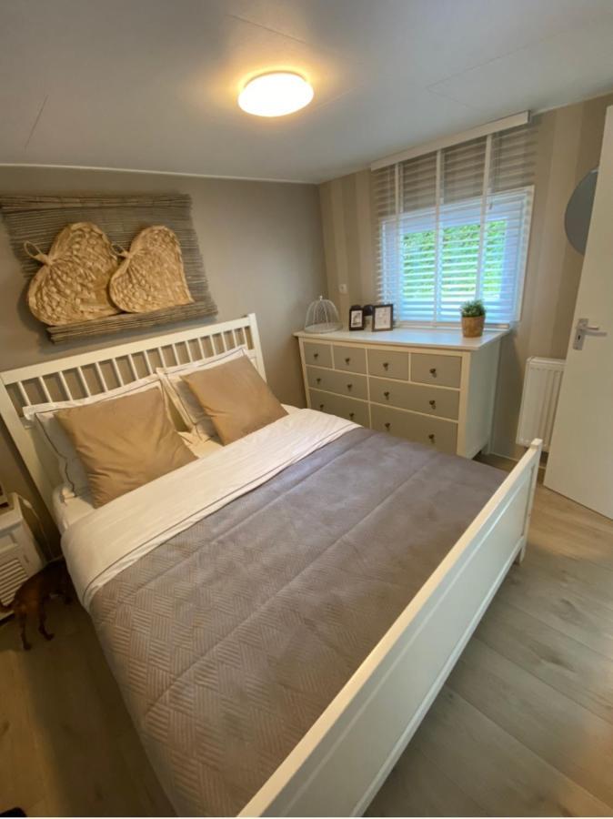 Luxe Chalet Met Prachtig Terras Op De Veluwe , Veel Privacy Hoenderloo Eksteriør billede